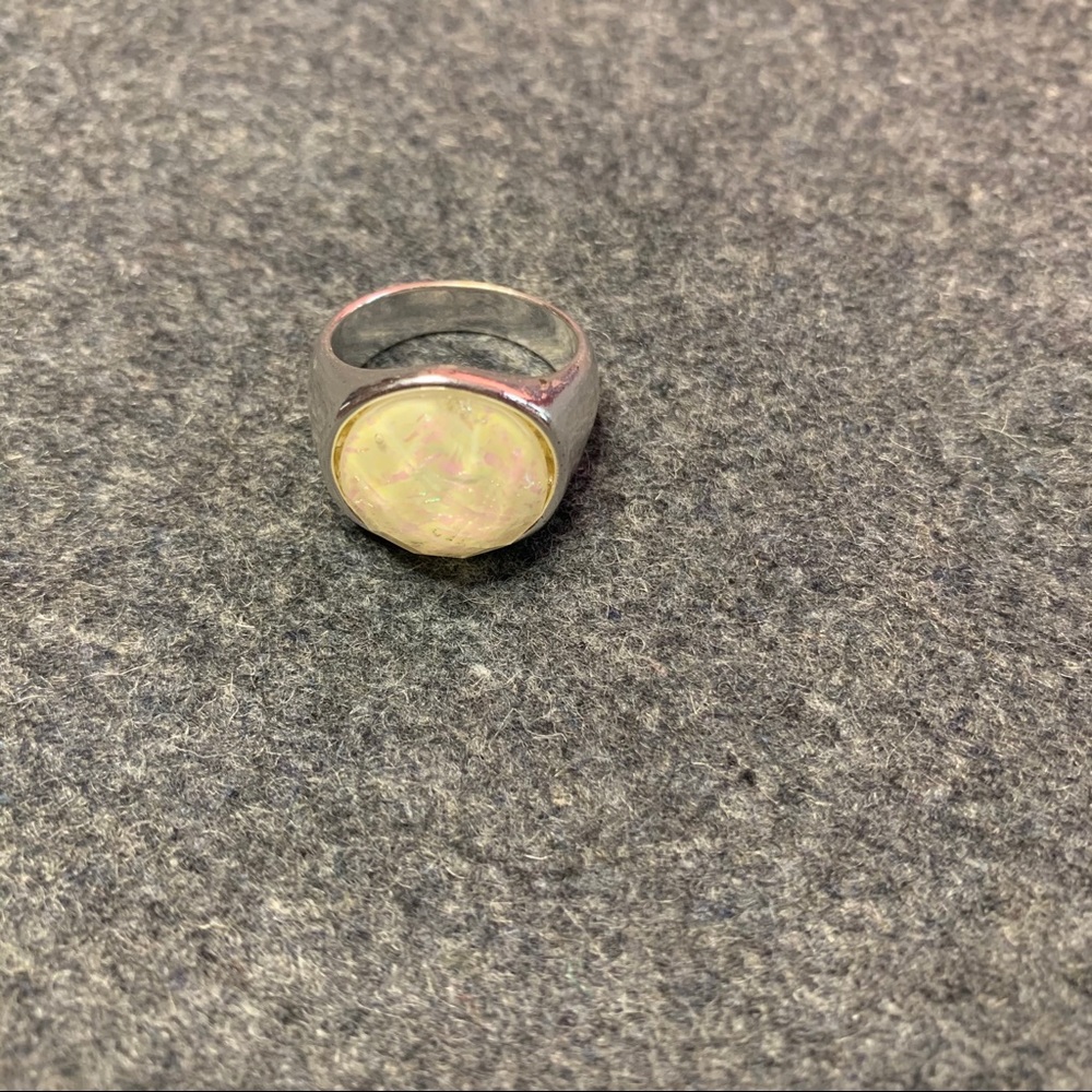 Resin gem statement ring - Picture 3 of 4